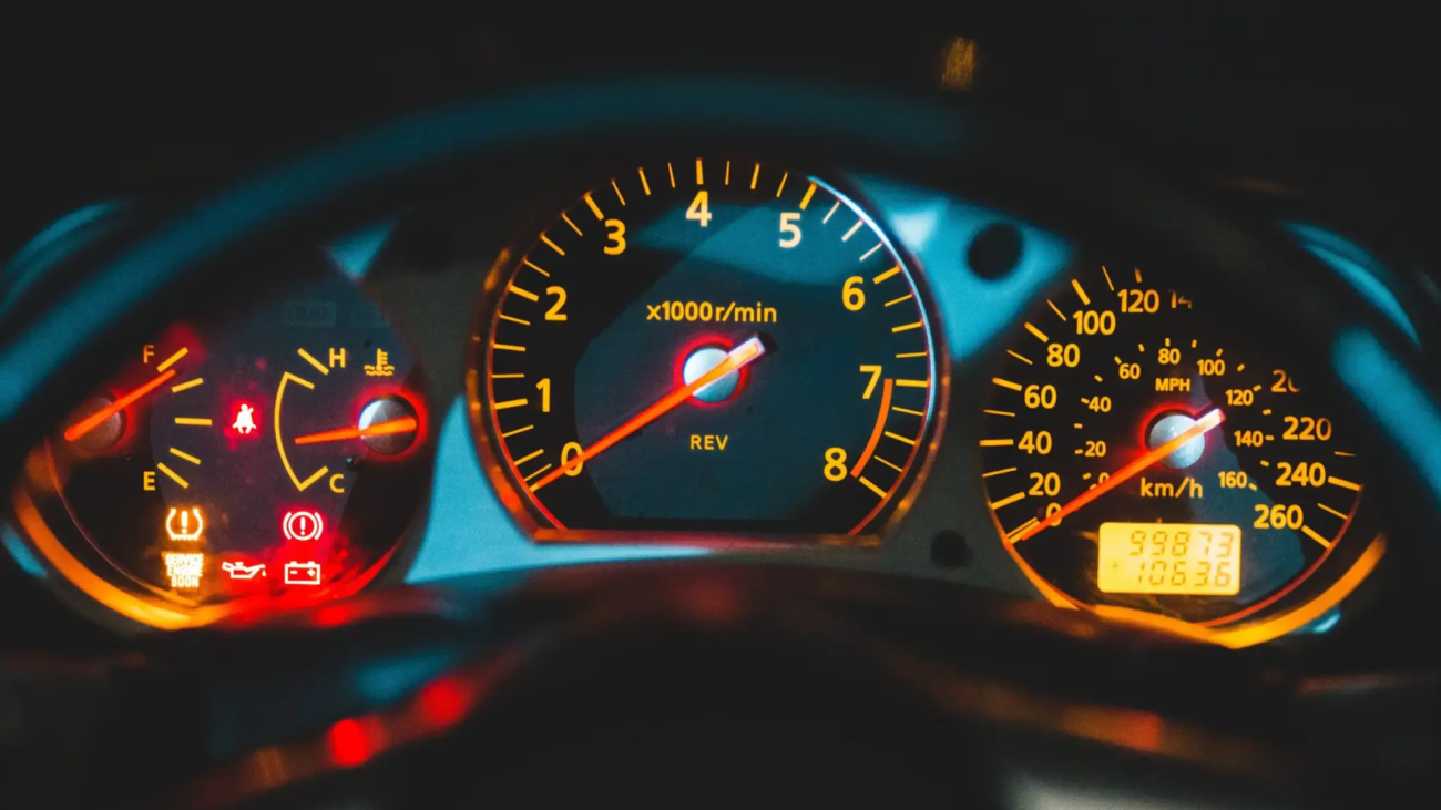 Sinais-de-que-seu-carro-precisa-de-uma-revisao-urgente