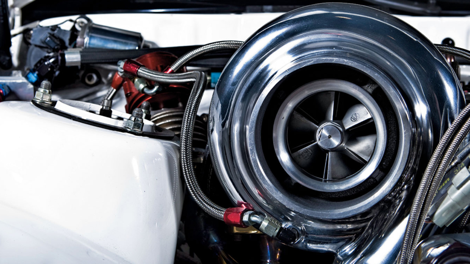 Veja-os-cuidados-para-evitar-futuros-problemas-com-a-turbina-de-um-motor